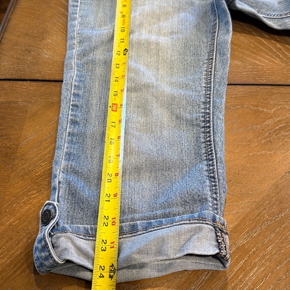 SO Women's Light Blue Cropped Jean Capris - Picture 4 of 7